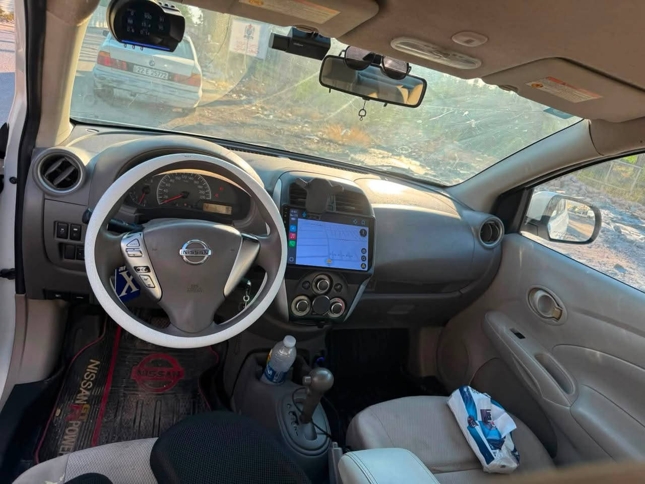 نيسان سني هندي بليتة زرقة 
موديل 2020 
ماشية 125 كم 
السيارة بأسمي رقم بغداد
بيهة ( جاملغ السايق وباب السايق بارد قبق صندوق بارد جاملغات الخلفية ثنينهن عل حار وستبدال البدنة الخلفية السيارة ما بيهة صبغ بس اساس )
تخم تاير جديد 
شاشة كار بلي 
ادامة منضومة احتراق جديدة 
( كير + محرك + تبريد ) وضع الشركة
السيارة خير من الله 
السعر 95 وبيهة مجال بسيط 
ما متواجد عل فيس 
*********** واتساب
