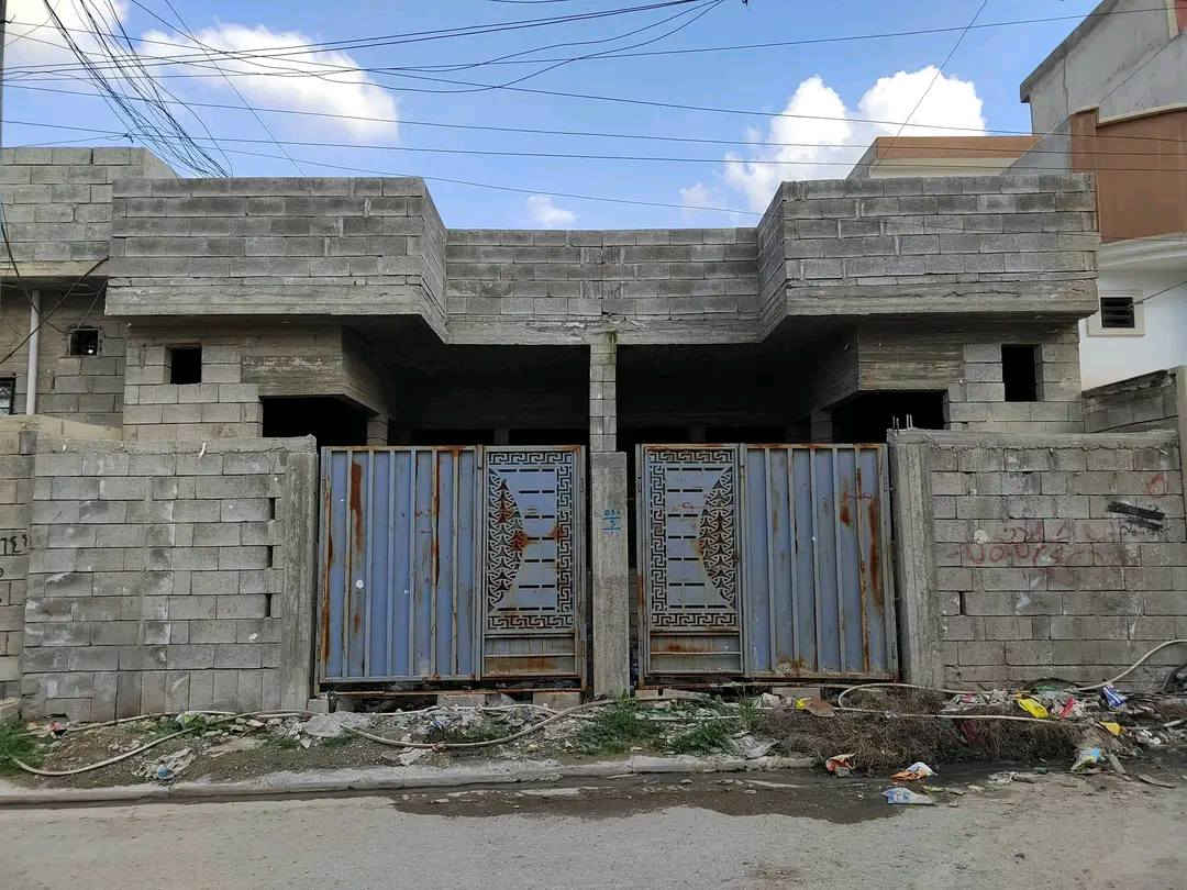 للبيع هيكلين توأم
مساحة الواحد منهما 100m
وواجهة 5 وعمق 20
الموقع حي السماح الثانية
قرب مدرسة الامام الزهري للبنين موقع مميز
يتكون الدار من
گراج+مطبخ+استقبال+هول+غرفة نوم +صحيات+بيتونة
وسند ملك طابو الزهور سكني 
***********
***********
مكتب عمر النعيمي لتجارة للعقارات والمقاولات العامه نستقبل جميع العروض العقارية يوجد لدينا بناء بيوت نظام اقساط
