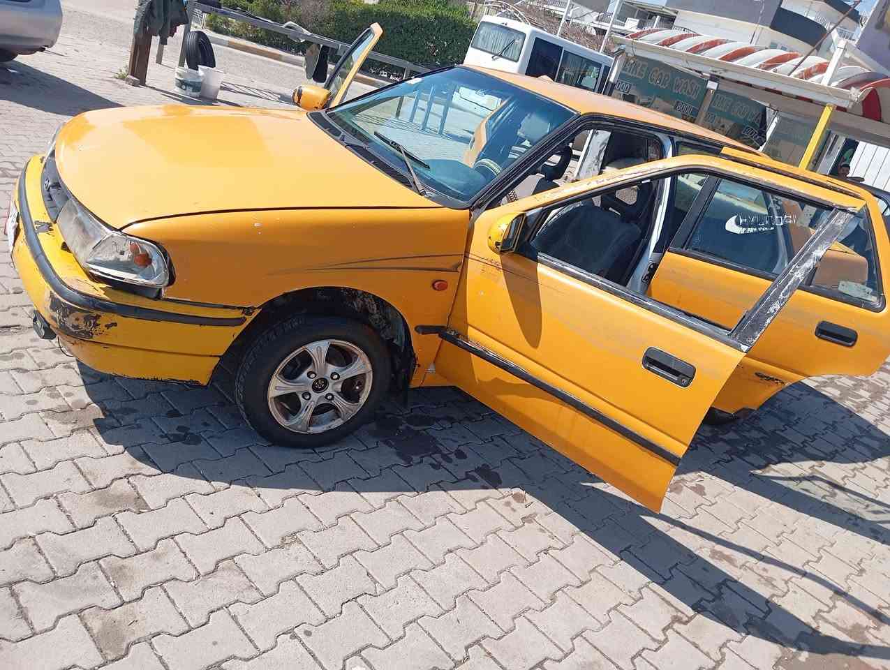 هونده بوني سعرها مليون دينارعراقي مكانها كركوك ابيع مااندل صاحبها سنويه كارتونيه  مكينه كيرزينات سياره مال فقيرعلى كدالحال وين تريدروح بيها ***********
