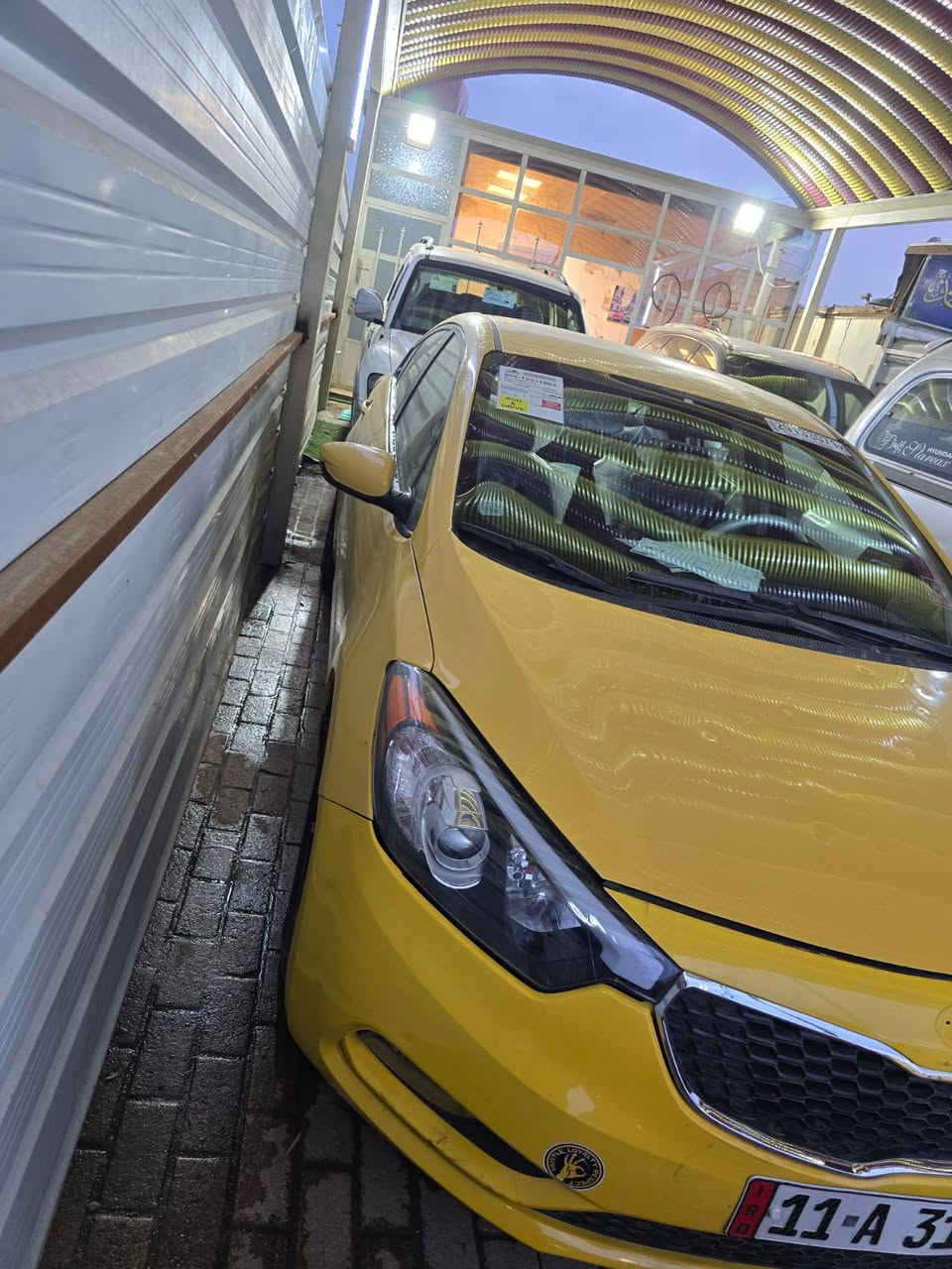 سلام عليكم كيه فورتي  2014
حادثه جوملغ وقبق جنطه مكينه كير خير من الله 

تخم تاير حداديه كله جديد تبريد شغال 

مصفره هيئه وغرامات ابجك للشغل 

السعر 95 بيه مجال كلش قليل 

مكاني بغداد 

للتواصل ***********@
