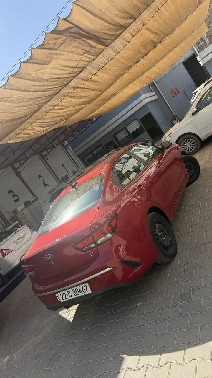 السلام عليكم
كيا ريو 2021 S 
رقم اربيل بأسمي 
شاشه كار بلي وضعيات قيادة 
بيهه صبغ جاملغ وبنيد وبارد بالباب بدون دواخل نهائياً
كير محرك تبريد كلة كفاله 
گير قبل سبوع حولتة ATM ب10 ورقات 
كاملة سيارة مابيها نقص نظيفة 
محرك 1600 دوش 
ماشية 77 ميل 
مكاني بغداد حي القاهرة 
سعرها مناسب 94 ورقة وبيهه مجال بسيط مال جيتك 
***********

