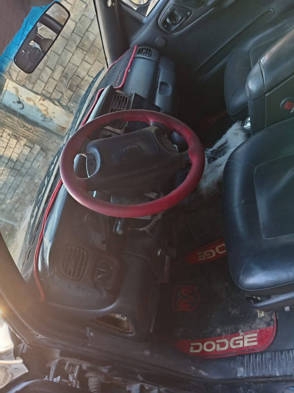 مكلف مكلف بالنشر 
للبيع او مراوس
دوج دورنكو ٧ راكب موديل2000 
محرك في في تي  3000 صبغ جماليه باسمي رقم بغداد
سعرها 47 وبيه مجال قليل للاستفسار  *********** الكوفه البراكيه

