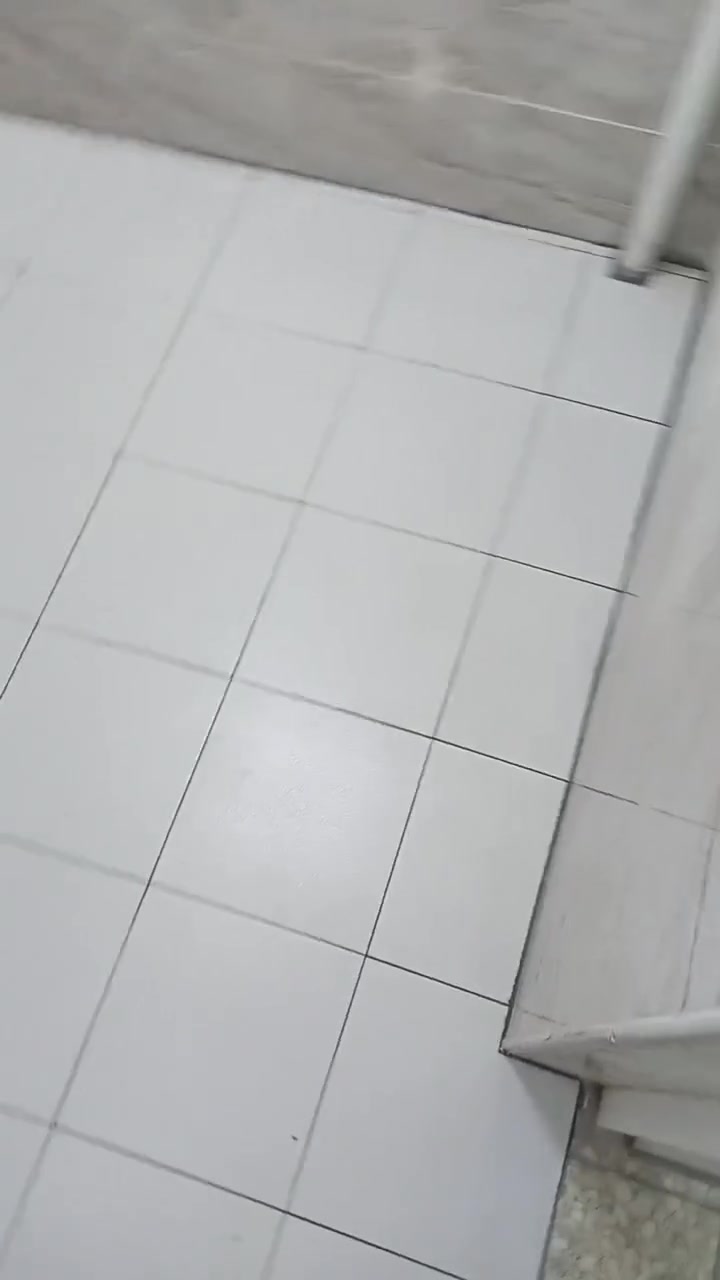 السلام عليكم خلفه سيراميك شغل نظيف ومرتب جدا رقم الهاتف وتواصل واتساب ***********
