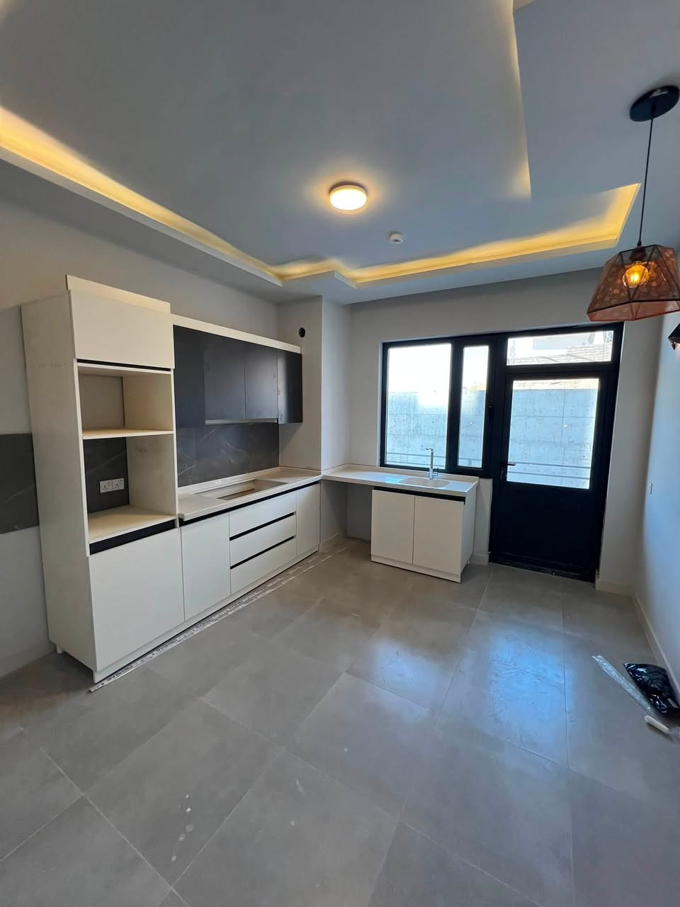 شقة للبيع ..نقد ..او قسط ⬇️⬇️

المساحة الكلية ١٤٤ متر  طابق الاول 🏢🏢

مجمع ديوان ..حي العربي🏛️🏛️

تسليم فوري …

للاستفسار *********** /***********

مكتب الكوفة
