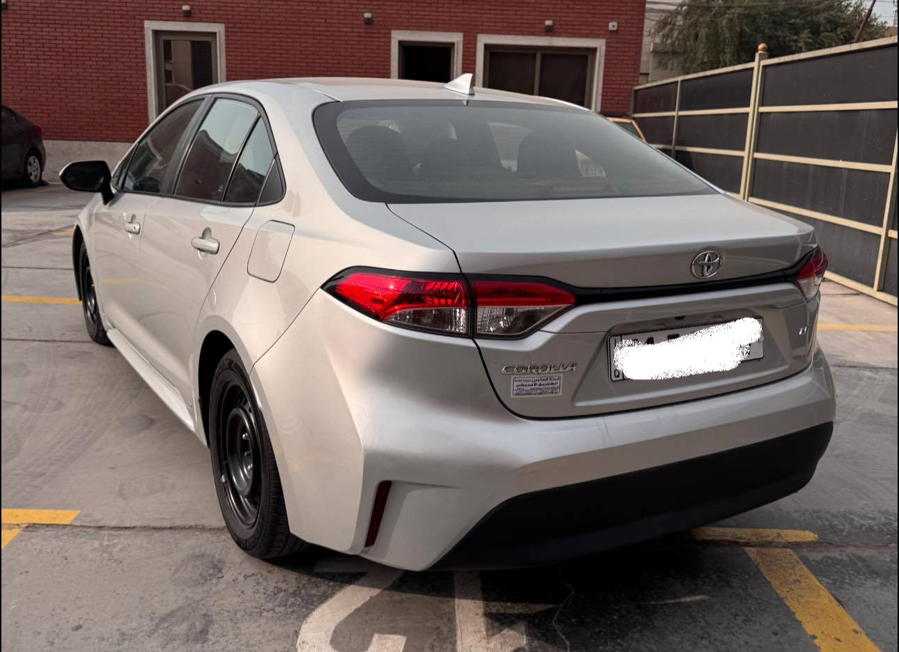 كورلا 2023 رقم بغداد وارد امريكا حادث بسيط قطعه وحده تبديل جاملغ مكينة 2000 
ماشيه 30 الف 
بيع او مراوس 
العنوان بغداد البلديات 
***********
