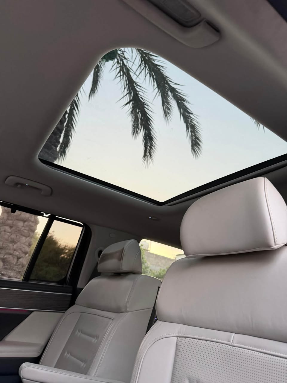 🚗 للبيع |  سنتافي هايبرد كاليغرافي 2024 وارد أمريكي (أعلى فئة)
✅ الموديل: 2024
✅ الفئة: كاليغرافي (Calligraphy)
✅ الوارد: أمريكي
✅ الممشى: 13 ألف ميل فقط
✅ المحرك: 1.6 لتر تيربو + هايبرد (Hybrid)

الضرر السابق:

* بونيد
* جاملغ
* باب السائق

أبرز المواصفات:
✔️ شاشة كبيرة
✔️ عدادات ديجيتال كاملة
✔️ كاميرات 360°
✔️ سقف بانوراما (فتحتين)
✔️ بصمة للأبواب وتشغيل المحرك
✔️ تشغيل عن بُعد
✔️ رادارات ومساعدات قيادة 360°
✔️ نظام الكبح التلقائي (إيقاف ذاتي)
✔️ ويل كب (Head-Up Display)
✔️ إضاءة LED خلفية
✔️ إشارات بالمرايا
✔️ تدفئة للمقاعد الأمامية والخلفية
✔️ المحافظة على المسار (Lane Keep Assist)
✔️ أوضاع القيادة: Eco / Sport / Smart
✔️ هند بريك إلكتروني + Auto Hold
✔️ مصابيح أمامية LED عدسات (واطي/عالي)
✔️ رادار أمامي
✔️ باب خلفي كهربائي
✔️ باب خلفي ذكي يفتح عند الاقتراب
✔️ تبريد للمقاعد الأمامية
✔️ شفتات تبديل سرعات خلف المقود
✔️ فتحات تكييف خلفية
✔️ حساسات أمامية وخلفية
✔️ مقاعد جلد كهربائية (تدفئة + تبريد)
✔️ ذاكرة لمقعد السائق (Memory Seat)
✔️ إضاءة داخلية محيطية (Ambient Light)
✔️ نظام HTRAC للدفع الكلي
✔️ Smart Park (الأوتو بارك) تتحرك للأمام والخلف بالريموت
✔️ مقاعد الصف الثالث كهربائية
✔️ 7 ركاب

💰 السعر: 21,000 دولار وقابل للتفاوض

📞 للاستفسار: ***********

📍 الموقع: بغداد - المنصور
