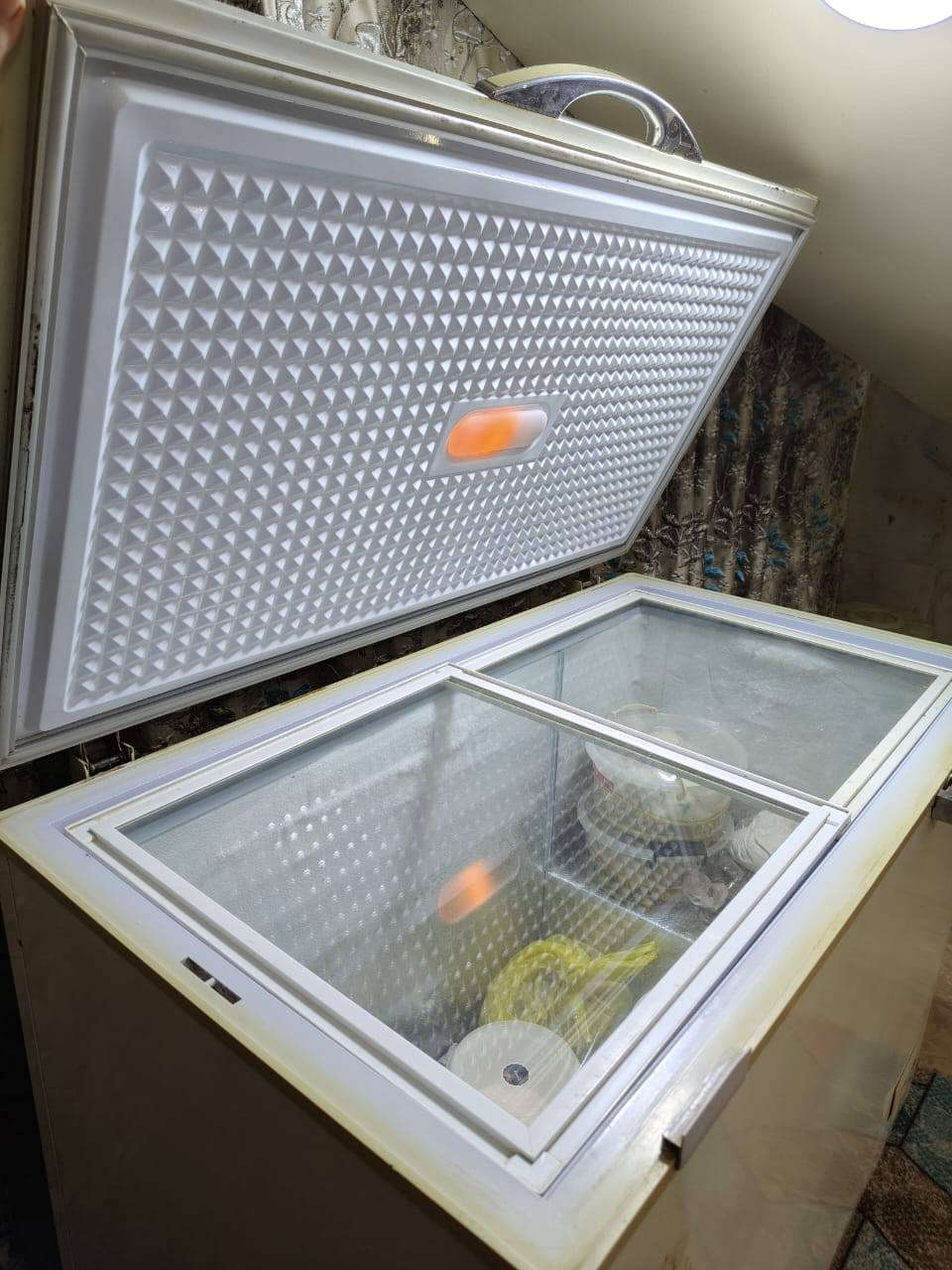 السلام عليكم ورحمة الله وبركاته
أغراض للبيع


**إذا كنت صاحب هذا الإعلان وتريد حذفه لأي سبب، رجاءا أرسل رسالة إلى الدعم الفني**