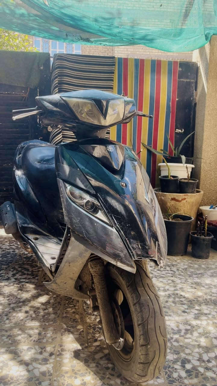 السلام عليكم شلونك شباب هاي عندي ماكس ثعلب نكره سلف سوده كلش قويه الله شاهد اشتغل بيها دلفري اني اكلك مشكلتها بس مجفته بس هيج سعرها 350 وبيها مجال عنواني الخطيب الزراعي وهذا الرقم *********** بس الشراي خل يجي
