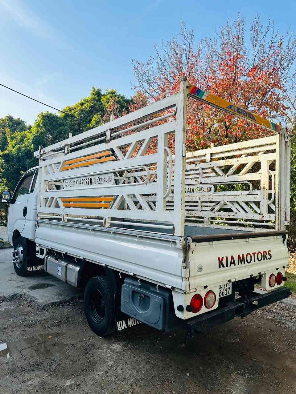 السلام عليكم كيا فحل موديل 2018 بأسمي رقم جديد السياره جاهزة من كلشي تخم تاير جديد تانكي 120 صدر جديد امامي خلفي شاصي جديد قواطي مال شاصي ما بيهن فطر بيه بارد بالربع مثل ما مأشر وضربه خفيفه بالبنيد الباقي كفالة السعر 143 وبيه مجال مكاني بغداد اليوسفية رقم الهاتف ***********
