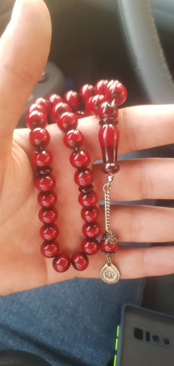 سبحة حبه ناعمه محمل يومي ...
السبحه تقليد للكوربا وتحزيمتها تقليد ومأنتكه وليست انتيك او اصليه او قديمه بس السبحه جميله جدا وطريقه التقليد فيها احترافيه لانه حزام الحب والمأذنة بنفس الخام وليس صباغ مثل الافغاني والخام قاسي جدا مش بلاستيك او بوليستيك سعرها طري ومغري ومحملها يومي حلوه باليد وحبه ناعمه
للاستفسار 0798933881


**إذا كنت صاحب هذا الإعلان وتريد حذفه لأي سبب، رجاءا أرسل رسالة إلى الدعم الفني**