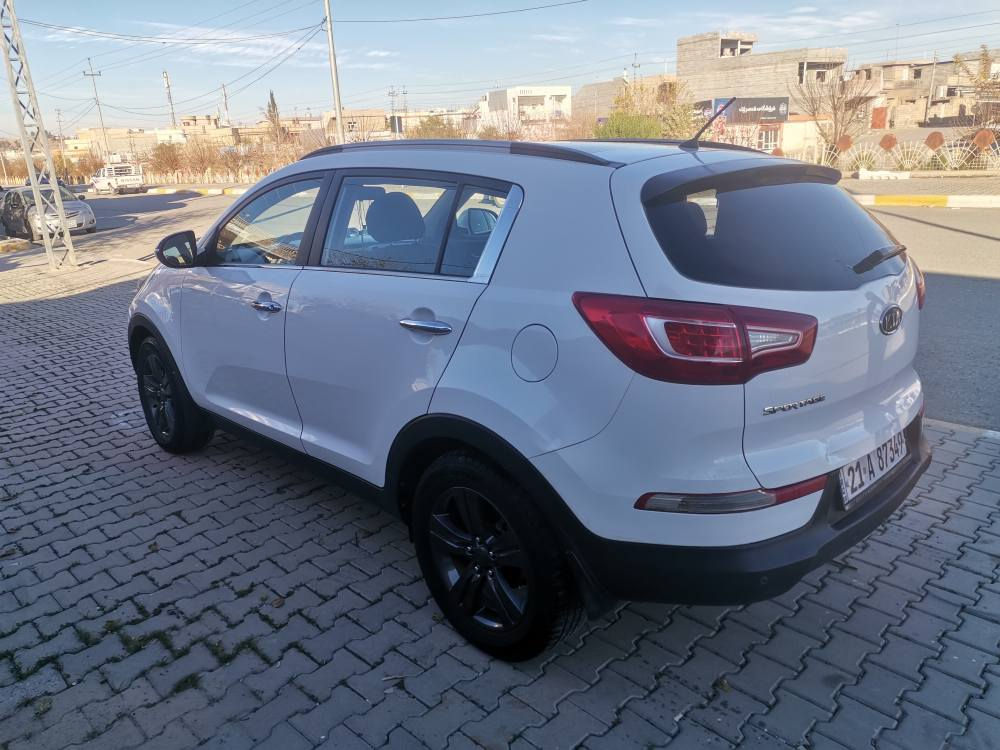 kia sportage
مۆدێل 2011
بێ بۆیاخ..
مەکینەی نەکراوەتەوە
رەقەم وسنەوی نوێ تا 2029
گێرو مەکینەو تحويل بەشەرت..
شوێن تەق تەق.
*********** أربيل, العراق
