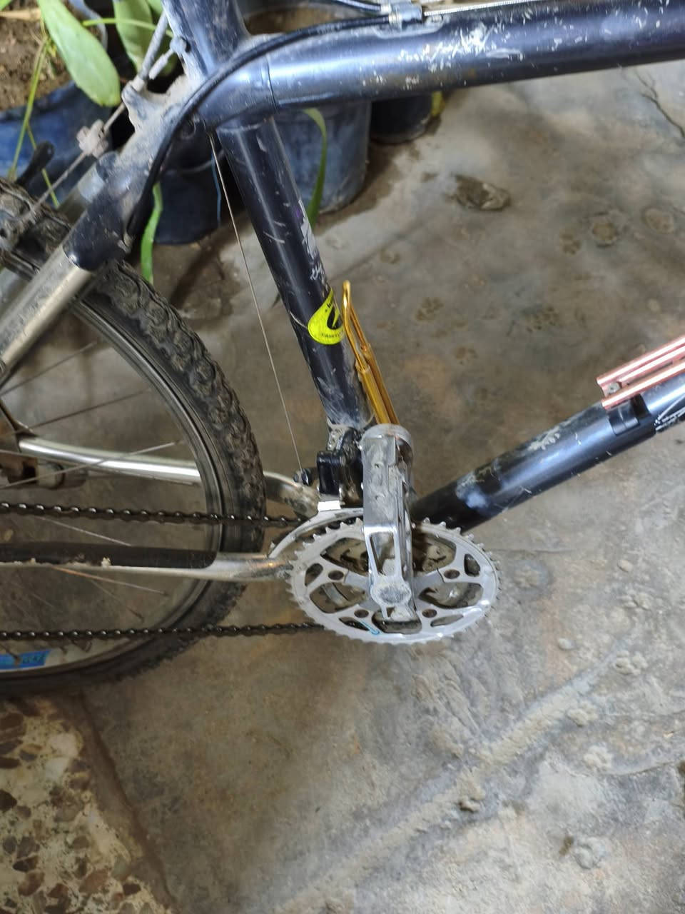 السلام عليكم بايسكل كنت حجم 26 جبلي كيمو البريك الامامي شغال والبريك الخلفي مو شغال لكيوره شغالات البايسكل الالمنيوم وليس حديد السعر 40 وبي مجال الرقم *********** واتساب تواصل موجود
