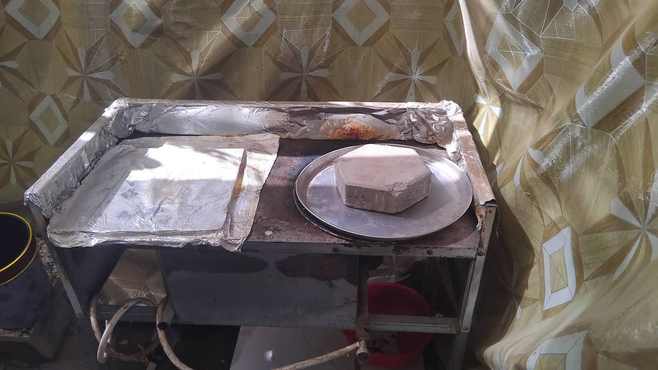 سلام عليكم ميز كافتريا +طباخ وغراض كامله طاوات صوندات طباخ عينين اصلي تسكام صواني مال فلافل تخته ثرم يعني غراض كافتريا كاملات للبيع 200 وبيهن مجال 
للتواصل خاص او ***********
