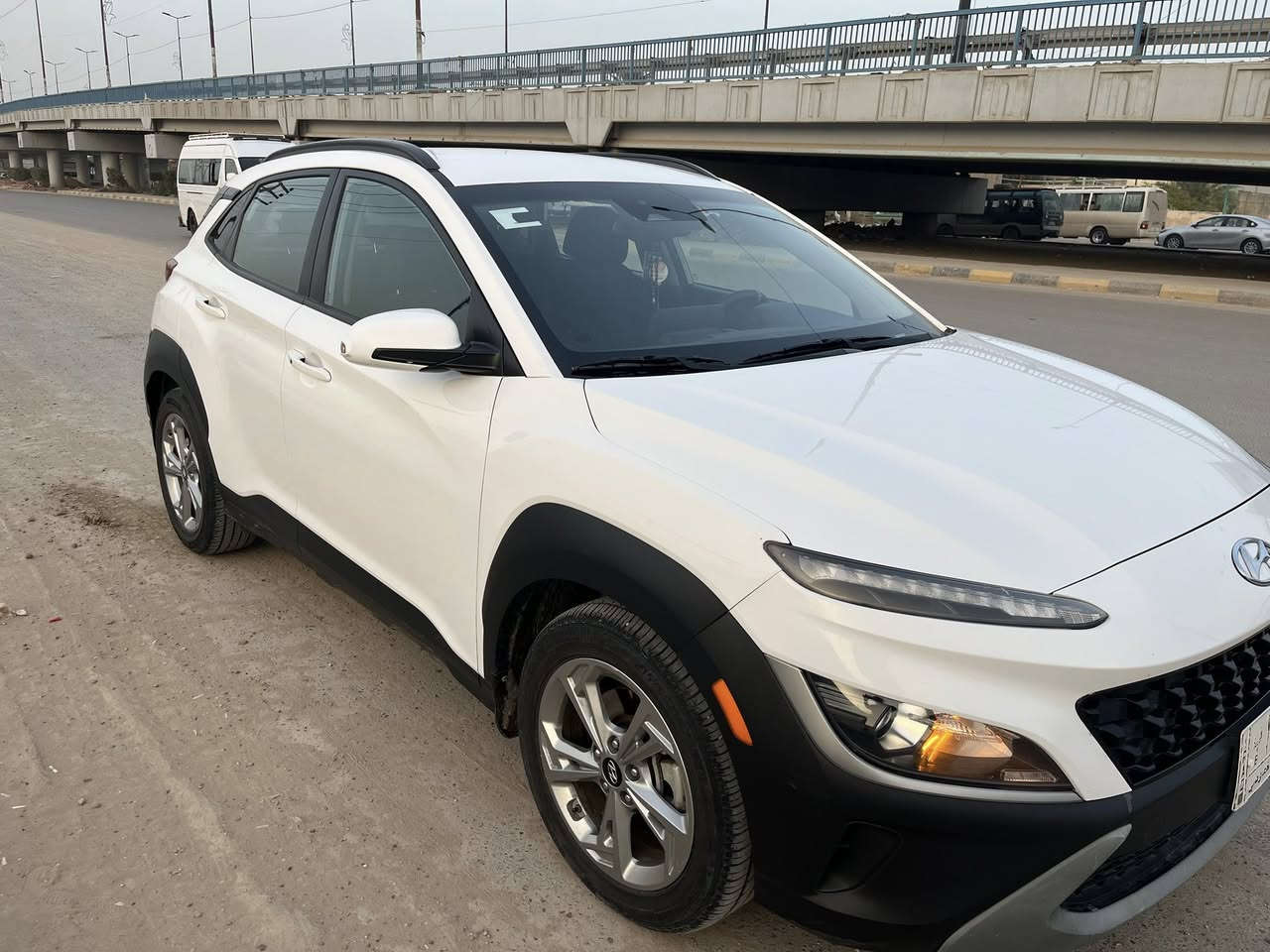 هونداي كونا. كوديل 22 ماشيه 72 الف فول مواصفات ما عدى الفتحه حادثها الدعاميه فقط  صور حادثها مع الصور ..للاتصال ***********
