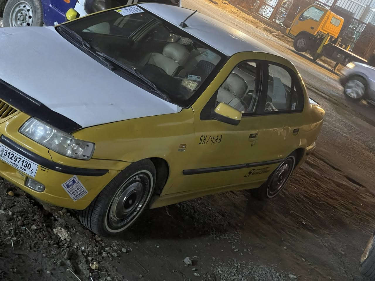 السلام عليكم 
سمند موديل 10 سياره جاهزه كير مكينه مكفولات حداديه نضيفة صدر امامي خلفي جديد كهربائيات كله شغال تخم تاير خط ابيض جديد ترايك وين ماجان  راعيها ماندله ابيع اتكفل سرقه وعشائر فقط 
رايدها 16 وبيها مجال حك الجيه 
مكاني بغداد البلديات رقم ***********
