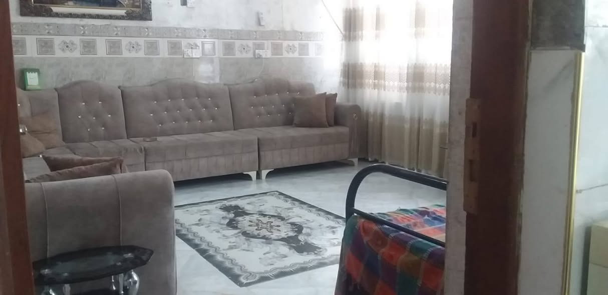 بيت للبيع طابو زراعي قرار 25
مساحه 130متر ركن مربع يحتوي الدار على طابق ونص
غرفتين نوم +استقبال + حمام عدد 2 + مطبخ حار
+ مطبخ بارد+ كراج.  بناء طابوك بيت كامل وجاهز سعر84
وبي مجال الاستفسار ***********
