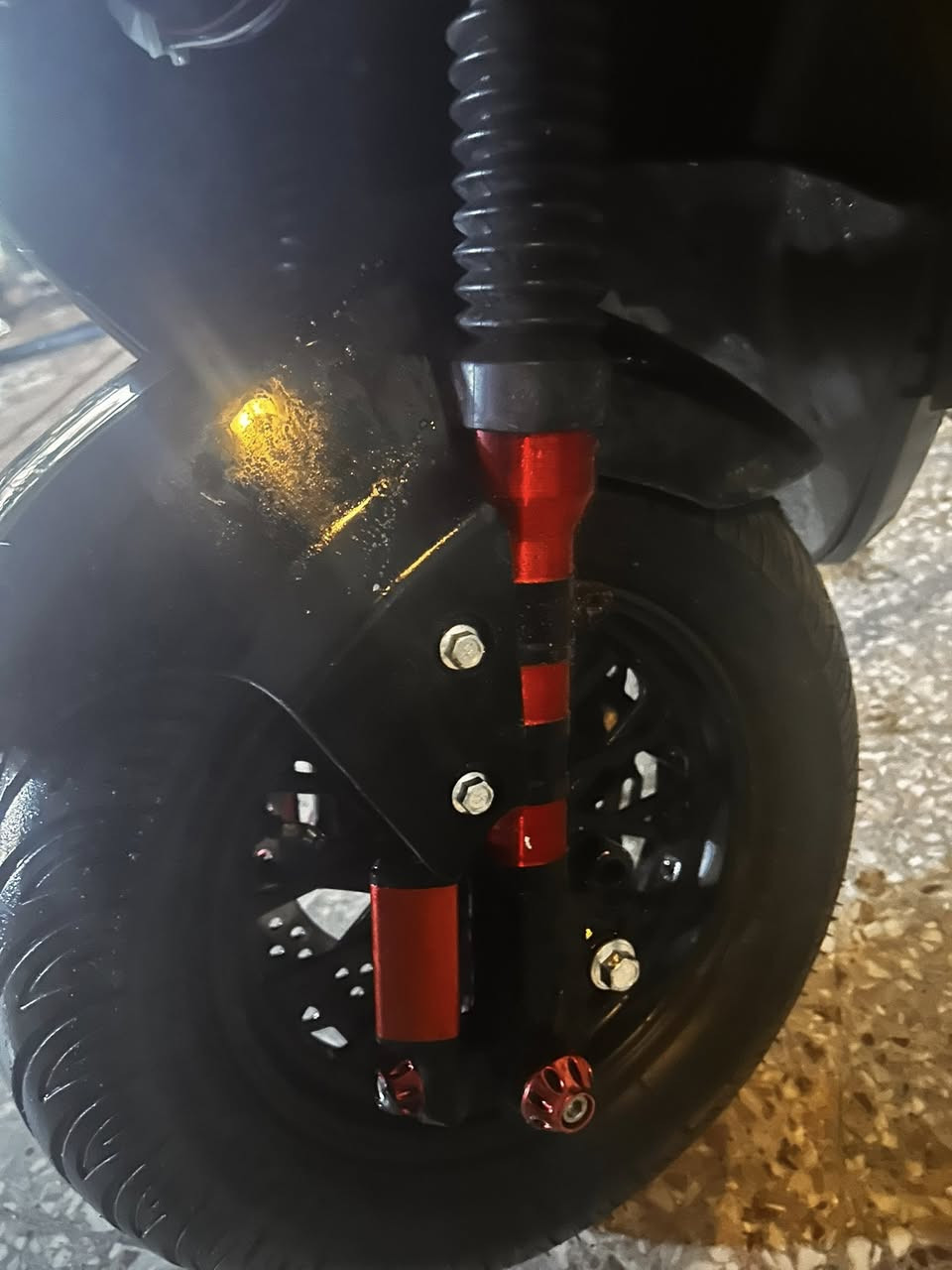 دراجة شحن للبيع 
الدراجة تخبل 
صارلة عندي شهر
عيبة الستاند التعليك مكسور يتبدل ب ١٥   
 بس اريد اجيب بدالة بانزين 
مواصفات الدراجة 
تمشي با شحنة الوحدة ٧٠ كيلو 
الدراجة مدرعة 
بية صندوك 
اشارة يمنة ويسرة 
دبل اشارة 
ضوة عالي ناصي 
بلوتوث صوت عالي 
هورن 
بية  رجوع بگ R
يجي وياة ستاند مبايل 
وية الدراجة تجي خوذة 🪖 
الدراجة مزودة وكلش حلوة
السعر مليون و100 
الشراي هذة رقمي  
موقعي : بغداد الكريعات قرب مطعم البلام 
‏ +964 775 970 4503


**إذا كنت صاحب هذا الإعلان وتريد حذفه لأي سبب، رجاءا أرسل رسالة إلى الدعم الفني**