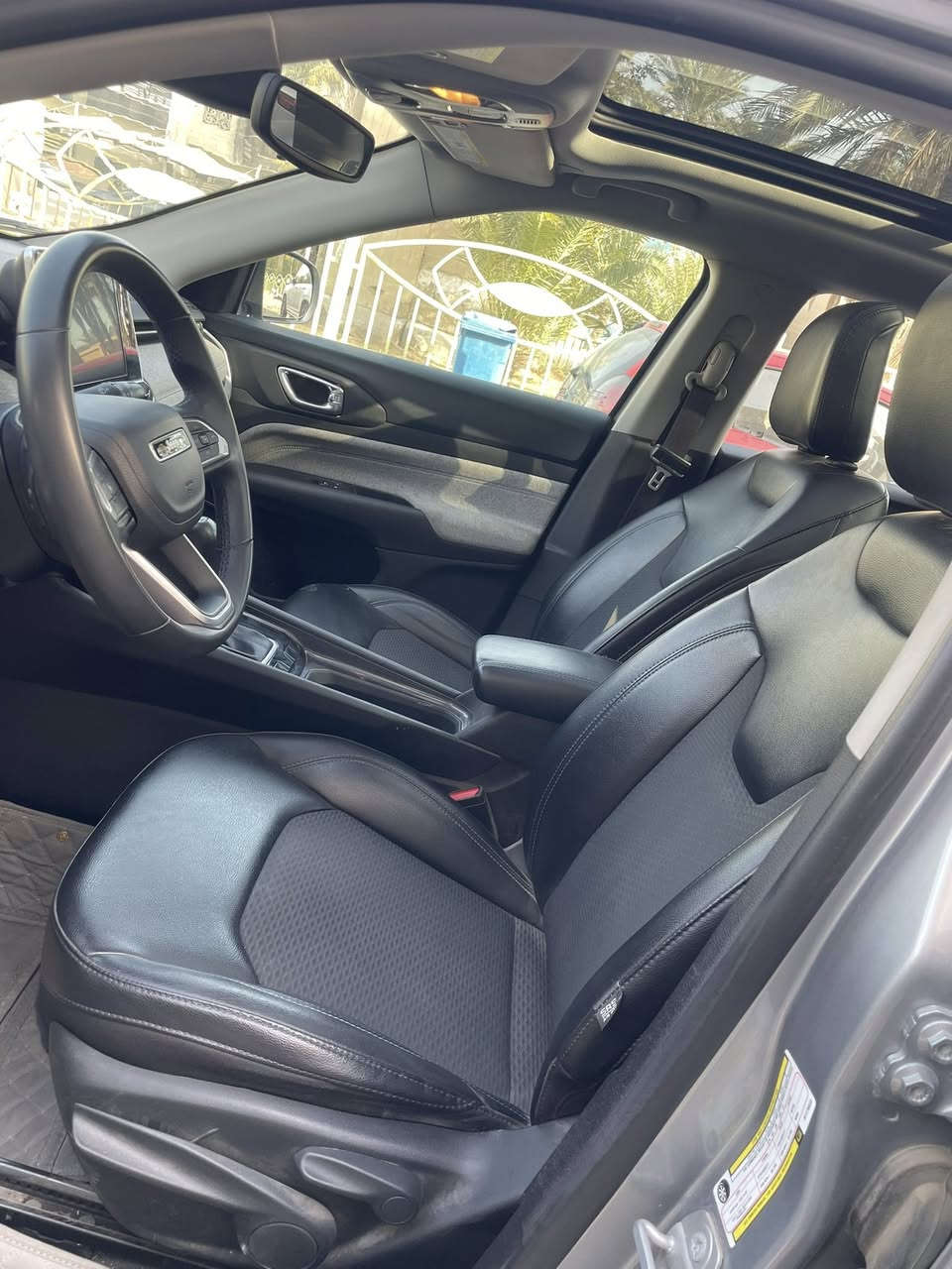 السلام عليكم
الحلوه للبيع
 
Jeep compass Latitude “ 2022 “

حادث خلفي 
 🥳 بدووون اير باك 🥳
بدووون گلوب سيرفس
من انظف الجيب الموجوده بالعراق

الاوتو ستوب شغال " معروف من يصير ابسط عطل گبل يشتغل "

مواصفات : 
محرك ٢.٤ لتر
سلايد روف بانوراما
كامره
كشن جلد داخل مخمل
حساس مرايات جانبيه + رادار
وباقي المواصفات معروفه بالجيب كومباس

مبدللها تخم تايرات اصلللي قبل شهر
صدر جديد + باتري كبير وصغير جديد 

بانزين محسن فقط
ماشيه  ٤٦،٧٠٠ ميل

السعر ١٧٥$
العنوان بغداد الكرخ

***********
