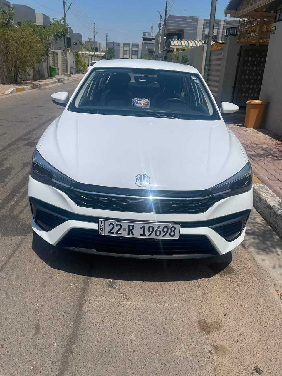 السلام عليكم ورحمة الله وبركاته 
MG5 plus 2025 

السيارة ماشية ٢٠ الف
المحرك 1500 تنفس طبيعي
السيارة فئة comfort مواصفات نص فول
بصمة تشغيل وابواب
قطعتين تبريد 
هاند بريك بصمة
شاشة ابل كار بلي واندرويد
حساس خلفي
حساس ضغط اطارات
لايت زينون
لد نهاري
اشاير بالمري
كروس سرعة

*** السيارة بضمان الشركة وتبديل الدهن حصراً بالشركة 
ضمان الشركة ٥ سنوات أو ٢٠٠ الف كيلو.
السياره مكفوله كفاله عامه  مكان السياره بغداد مجمع نجمه أو حي الخضراء رقم الهاتف *********** السعر 115 بيها مجال بسيط

