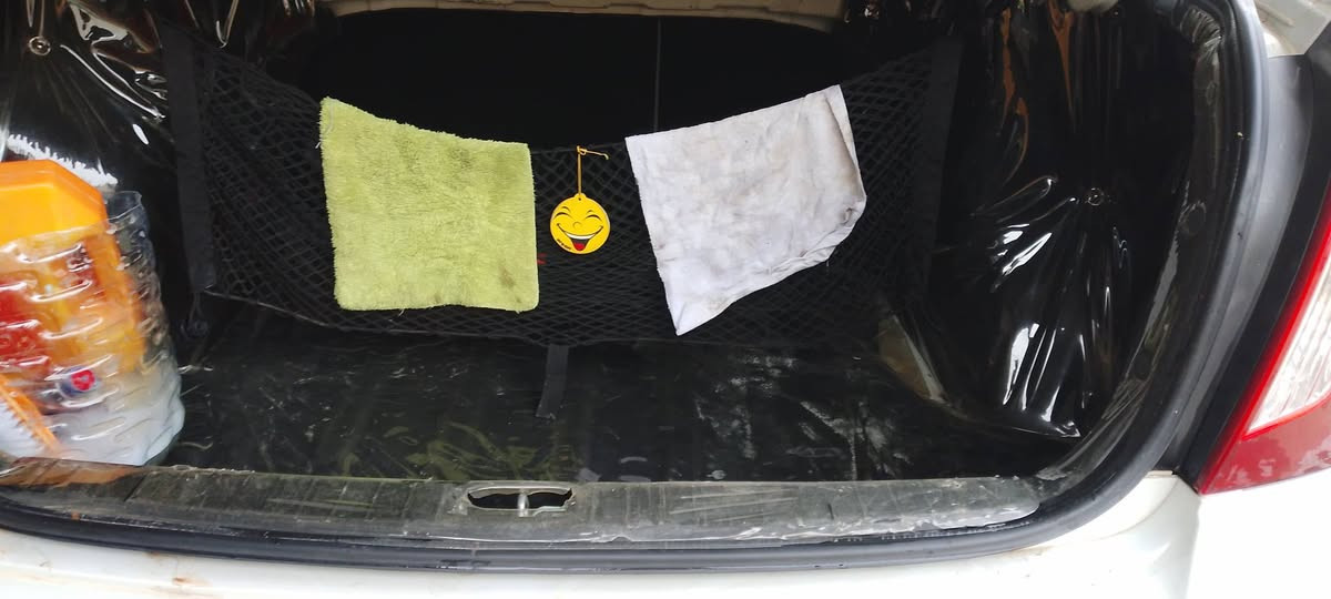 اكسنت دبدوب 2010امريكي
قطعتين صبغ بوند وباب فقط  بدون دواخل سونار كدام لعين السياره  ب اسمي كابون بانزين تبريد تدفئه كهربائيات كلها شغاله مكينه وكير وتخم كلو شرط  وشرط الوكاله والتحويل السعر 100 وبيه مجال حك الجيه
اسيا. ***********
كورك***********
