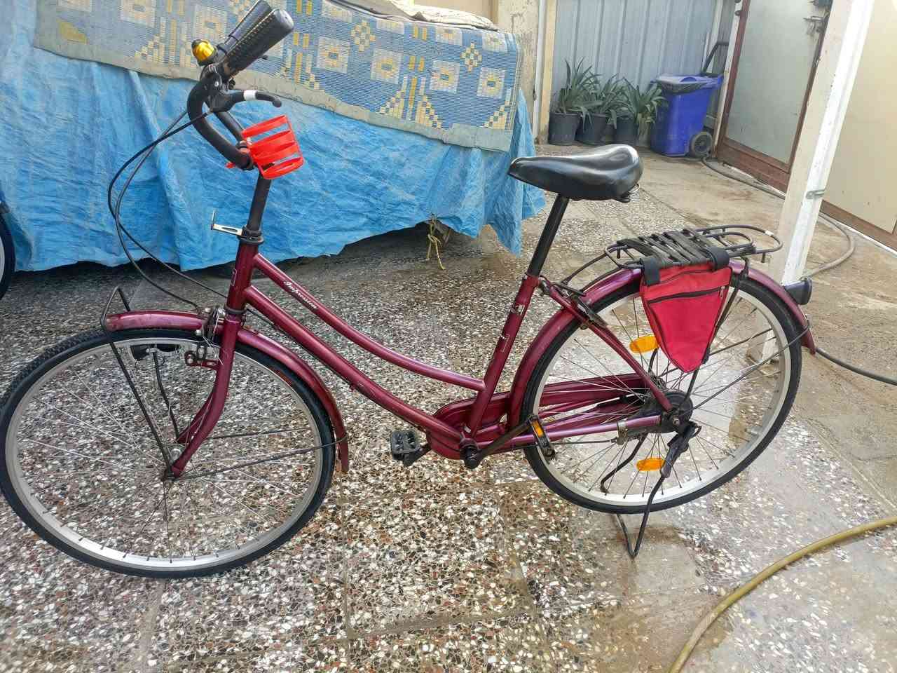 السلام عليكم بايسكل حجم 26 نظيف 90% كامل اي نقص ما ابي ومختم مكان حي البتول السعر 100بي مجال للطيبين رقم ***********
