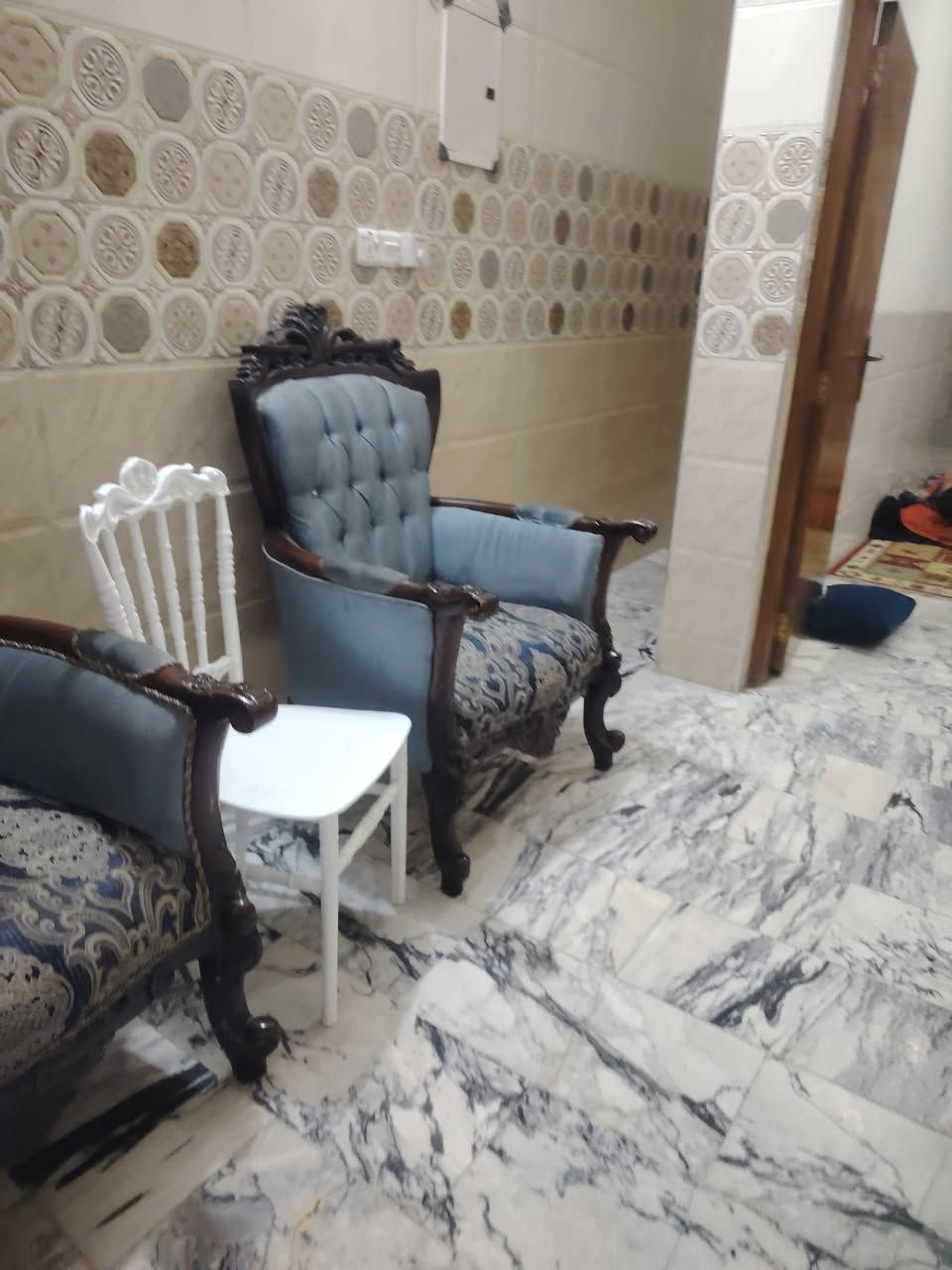 غراض بيت للبيع نضيفات كلش وبعد عندي كنتور مامصوره *********** بغداد الأمين
