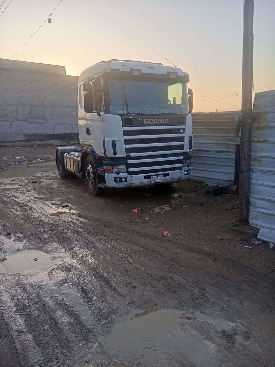 السلام عليكم السياره للبيع جاهزه للعمل موديل 2000 سنويه 28 بسمي ابيع راس وعربانه 195 (***********)
