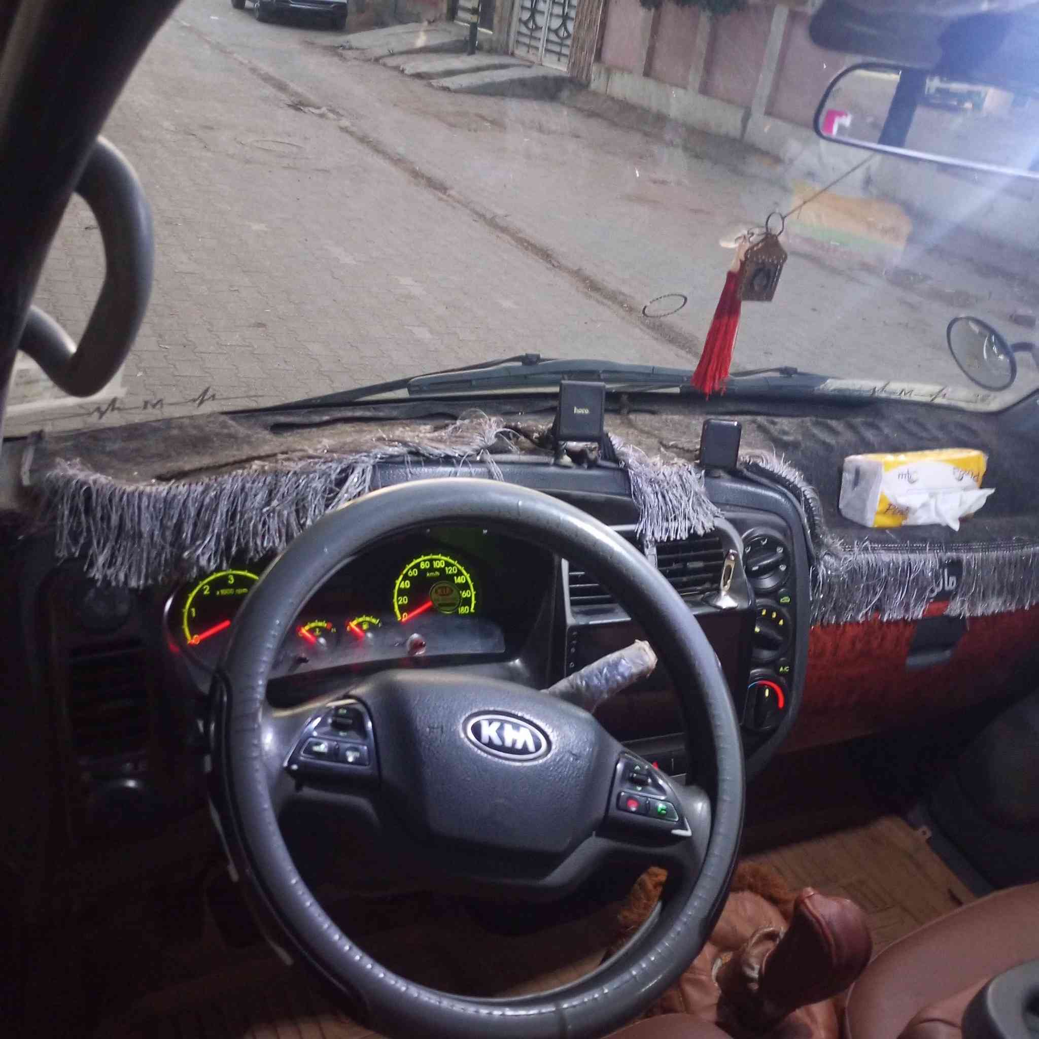 كيا فحل موديل 2017محرك مفتوح 4000
لون أبيض ضررها تبديل باب السايق تبيدل قطعه بلادي مكان كربلاء رقمها بغداد السعر 120قابل للتفاوض ***********
