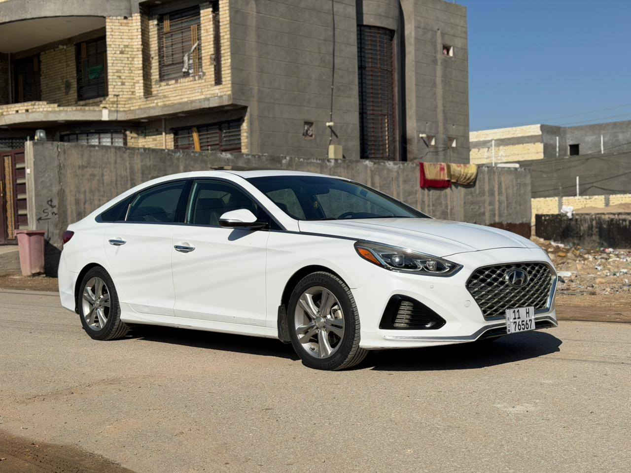 السلام عليكم
سوناتا 2018 فول Vib 

كل المواصفات جامعتها  داخله كلين وصور الحادث موجوده طخه خفيفه ب الجاملغات الخلفيه 

وهنا بالعراق تبدل باب السايق فقط بيدي بدلته والقديم موجود عندي 

مواصفاتها

خزن ميموري 

فتحه 

بصمه 

بصمه ابواب 

كشن كهربائي السائق + صفحه الصدر 

كشنات جلد

تبريد قطعتين 

داخل صاج 

كشنات تدفئه تبريد 

شاشه كبيره 

كامره دواره 

يدات نيكل 

اشاره ترحيب 

رادار جانبي 

تبريد بيانو 

حساس خلفي

مكينه 2400 Gdi ع وضع الشركه شرط ممفتوح بيها اي شي 

ماشيه 76 ميل  اصل 

رقم بغداد تحويل ثاني 

اخوان كاتب كل التفاصيل وناشر صور. الحادث وماكو هيج سياره بنظافتها بهيج سعر 

السعر       123 وبيها مجال جدا بسيط 

مكاني بابل 

اي استفسار 

***********
