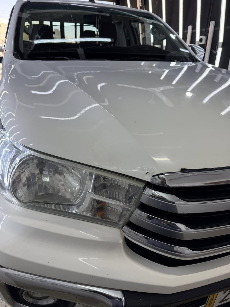 هايلوكس للبيع موديل 19كاز برميه رقم أربيل الجديد هزه وسنويه جديده رقم جديد مكفوله بيه ملاحضات بسيطه محرك جديد شرط لا تنقيص ولا تبخير مكان واسط نعمانيه للاتصال *********** السعر 240
