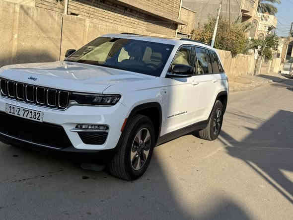 السلام عليكم 
جيب موديل 24 بلكن هايبرد 
ماشيه 21 الف 
داخل بيجي السياره جديده 
كلين بدون قطره صبغ

السعر 34 الف وبيها مجال بسيط 

***********
