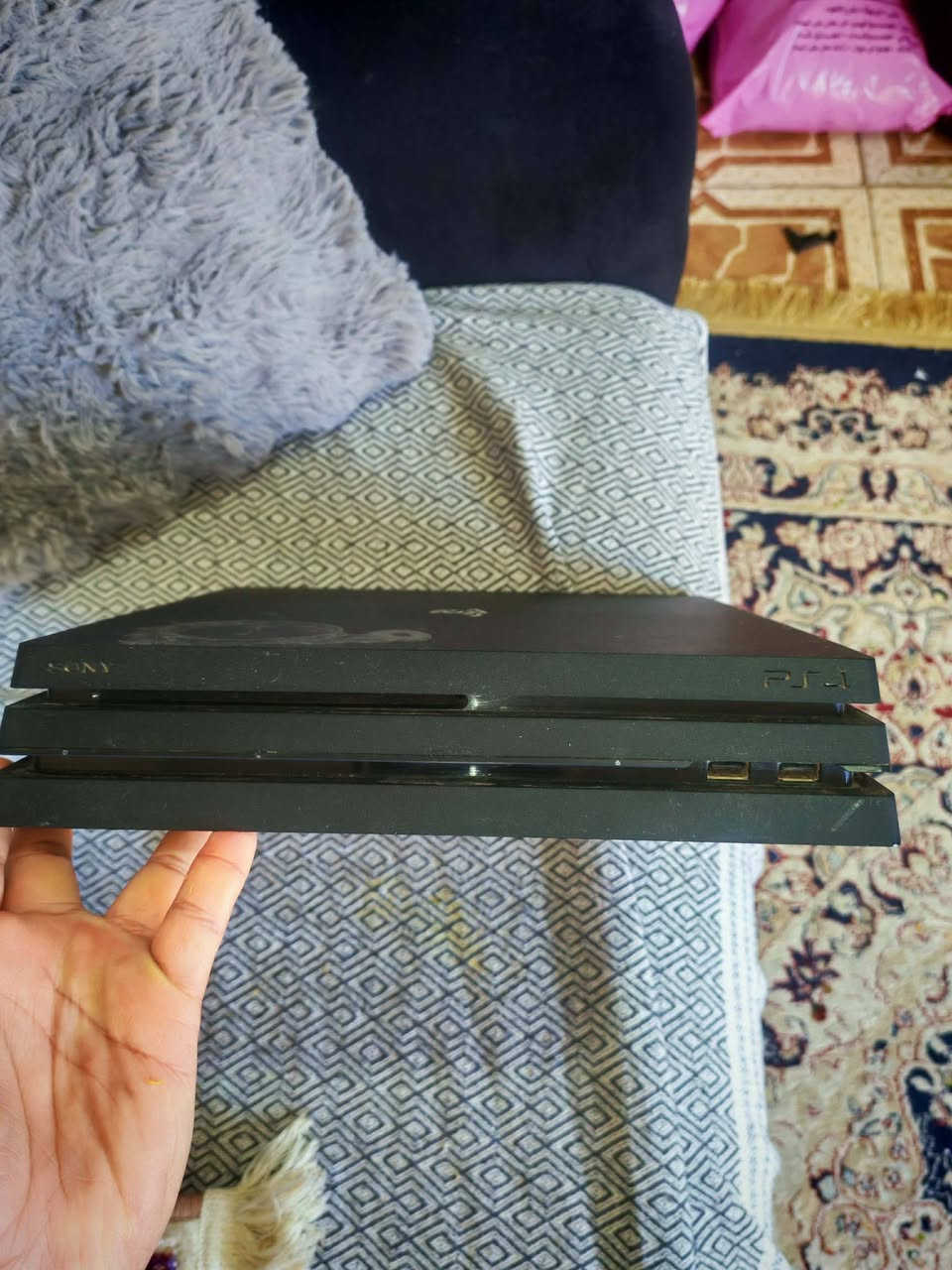 🎮🔥 للبيع بلايستيشن 4 برو (PS4 Pro) 🔥🎮
جهاز نظيف ويشتغل 100٪ بدون أي مشاكل، استخدام مرتب.
المواصفات:
✅ إصدار PS4 Pro
✅ نظام 13
✅ ذاكرة 1 تيرا (1000GB)
✅ ويا الجهاز جوستكين (يد تحكم)
الألعاب (أقراص أصلية):
🎮 PES 2018
🌄 Horizon
🚗 GTA V
🔫 PUBG
الجهاز جاهز للعب مباشرة، ما يحتاج شي. مناسب للي يريد جهاز قوي وألعاب جاهزة 👍
💰 السعر: قيمه بما يرضي الله


**إذا كنت صاحب هذا الإعلان وتريد حذفه لأي سبب، رجاءا أرسل رسالة إلى الدعم الفني**