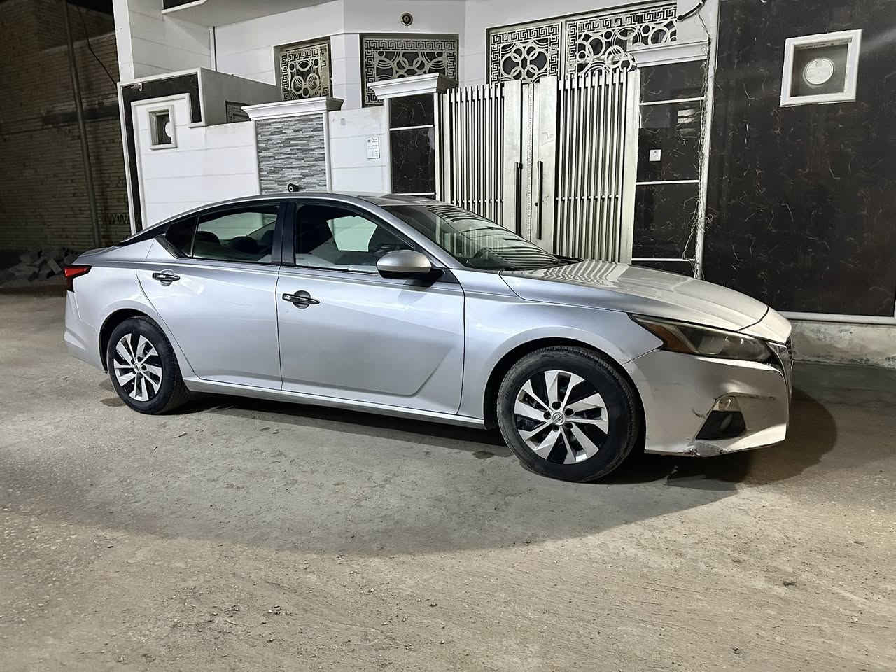 السلام عليكم
نيسان التيما للبيع موديل 2020 رقم أربيل لون سلفر  مكان السيارة في كربلاء حادث خفيف ايرباكات سليمة  السعر 130 ورق 🌹


**إذا كنت صاحب هذا الإعلان وتريد حذفه لأي سبب، رجاءا أرسل رسالة إلى الدعم الفني**