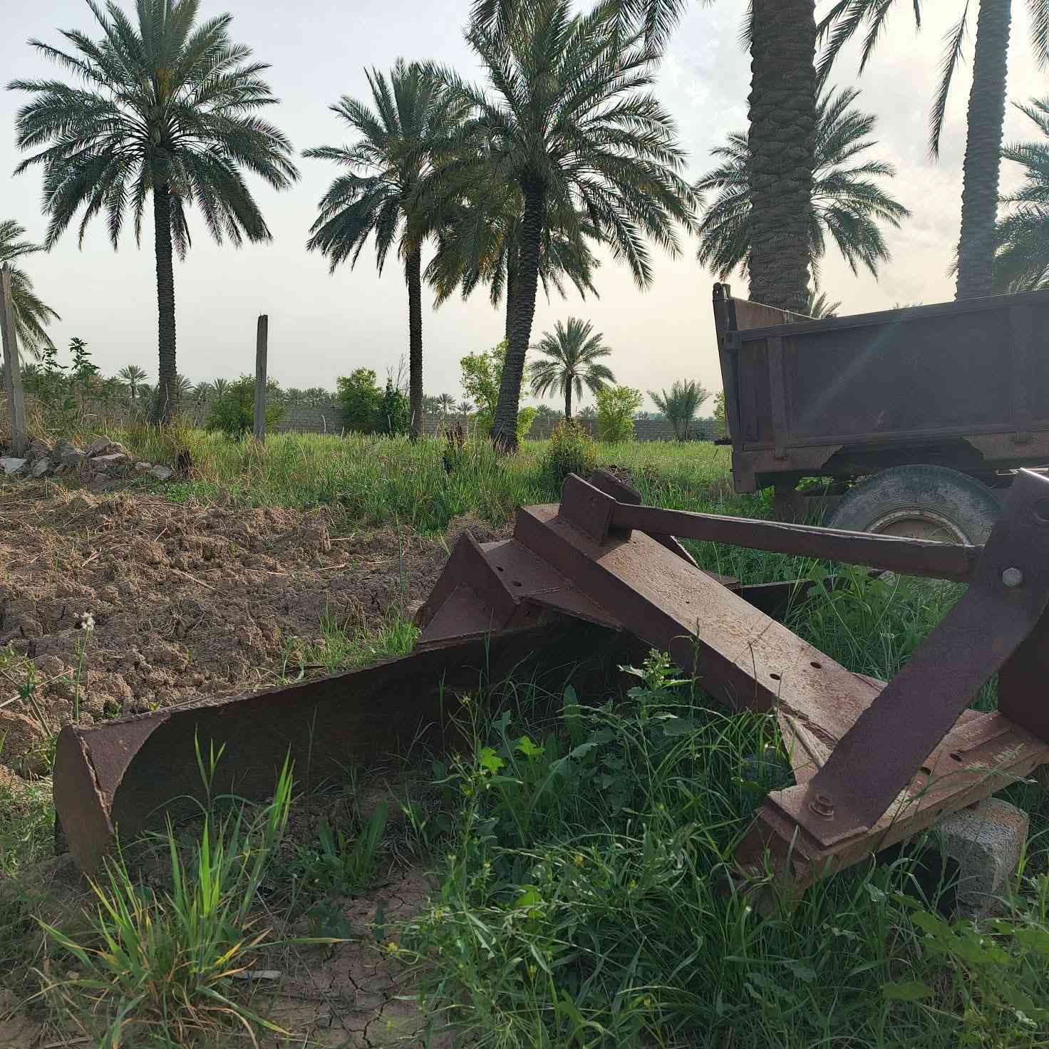 السلام عليكم مكينة عنتر للبيع موديل 85 مع عربانه سكندرية وباقي المعدات كاملة جاهزه مرقمه شرط التحويل مكاني التاجي قرب المعسكر  ***********

