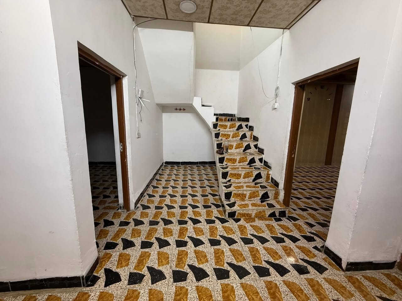 دار للإيجار مساحة ( 200 م ) بناء نضيف 

بدل الايجار 350 الف 

العنوان قادسية ثانيه شارع ابو وليد 
 قرب تقاطع العسكري والقادسية 

للاستفسار الاتصال *********** متوفر واتساب او زياره 

 مكتب الصرح للعقار في القادسية الثانيه قرب مثلجات سارا
