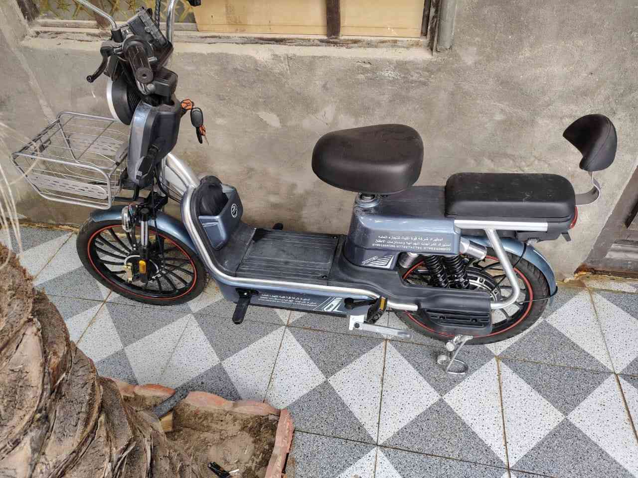 دراجه شحن جديده  زيرو مديل 25 البطاريت هابطه   العنوان الحر رقم الهاتف ***********6
