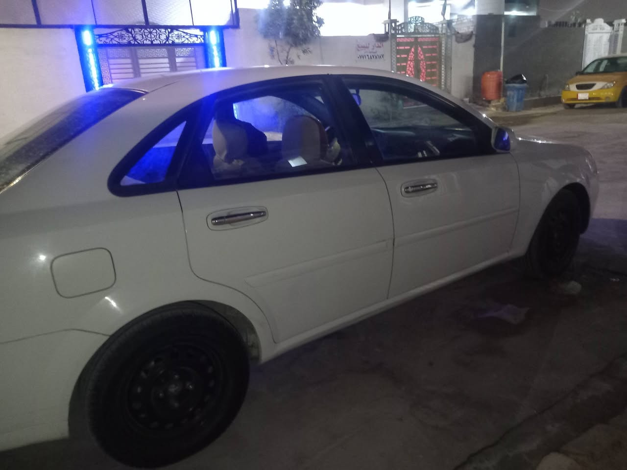 اوبترا ٢٠١١ رقم انكليزي
المكان ميسان العماره 
***********
السعر ٧٠ وبيها مجال
