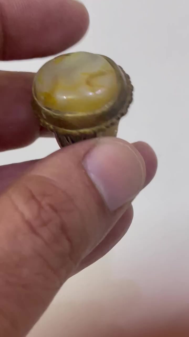 سلام عليكم شباب 
محبس يماني اصفر حجره قديمه صياغه يدويه الداير نحاس وعضدً فضه عراقيه سعره 40 الف مكاني بغداد قريب عله كراج نهضه لاء يوجد توصيل


**إذا كنت صاحب هذا الإعلان وتريد حذفه لأي سبب، رجاءا أرسل رسالة إلى الدعم الفني**