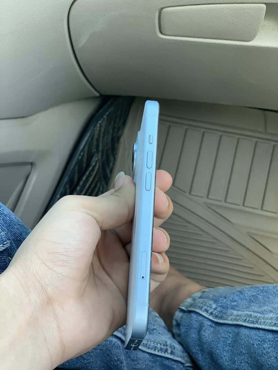 ايفون 15 عادي 
لون ابيض 🔥🔥
ذاكره 128
بطاريه 86🔥🔥
بل شحن كلش كلش زين 
تك سيم 
سعر 675


**إذا كنت صاحب هذا الإعلان وتريد حذفه لأي سبب، رجاءا أرسل رسالة إلى الدعم الفني**