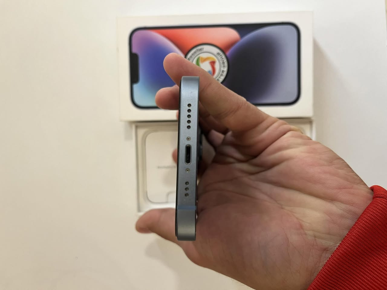 السلام عليكم ايفون 14 العادي ماستر شرق اوسط ذاكرة 128 بطارية 99 بعدة بلضمان للتاسع نظافة 100‎%‎ ب 600 الف مكاني بغداد ساحة النسور ***********
