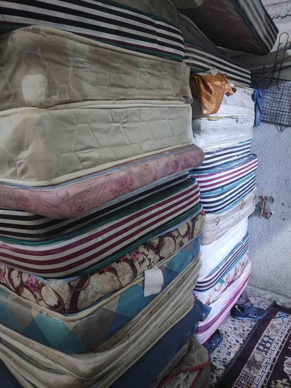 السلام عليكم دوشك عالي وناصي سفنج درجة اولى ستخدام قليل ابيع شلع عددهن 34  سعر الواحد 15 الف اجمعهن كلهن وبخدمتك ابيع كلهن شلع قطعة قطعتين مابيع رجاء رجاء ***********
