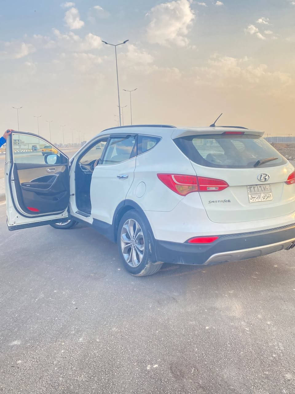 سلام عليكم 
سياره سنتافيه مديل 2013  
مكينه ٢٤٠٠ مكينه كير كفاله حداده خير من الله 
ضربتهه جاملغ الأمامي ولخلفي وصندوق تبديل 
كهربائيات شغاله تبريد تدفئه لايت زنون 
سياره بأسم شركه فيصل بأربيل لسعر ١٤٠ وبيهه مجال 
مكاني البصره القبله ***********
