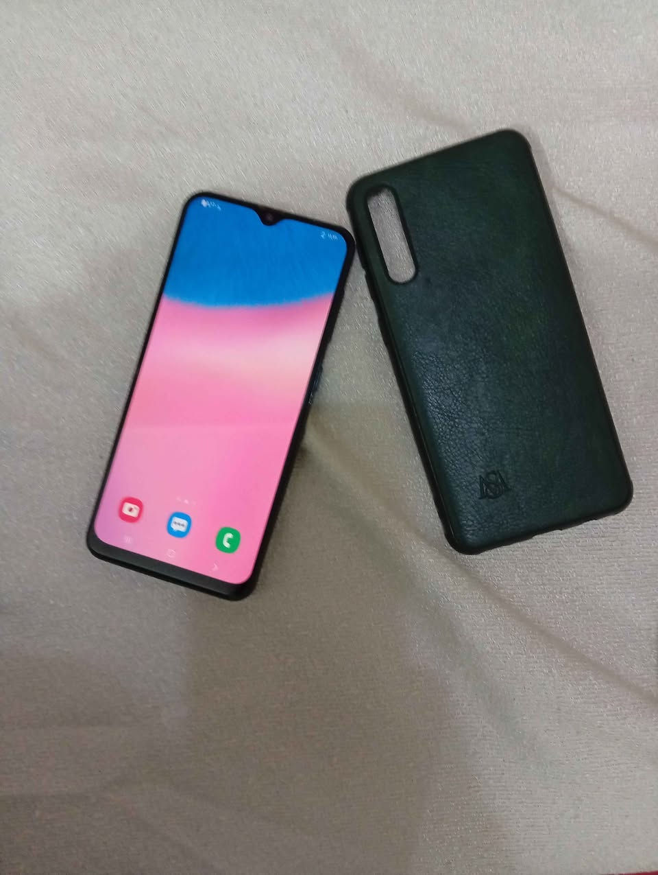 سامسونك A30 السعر 50 شغال مابيه شي مساحة 128 شراي يتصل *********** كربلاء, العراق
