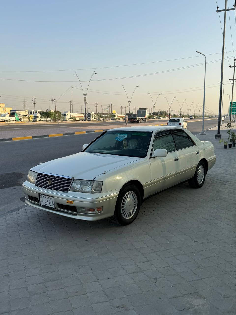 سلام عليكم راس ثور فلات. رقم بصره تسجيل جديد قرار 48. السياره كفاله من الكص والنقل والضربه والعيب شرعي.  سياره مكينه وكير شرط كرتون.  تبريد ثلج.  حداده 100-100. تخم تاير ويل جديد.  دواخل بلكارتون. السياره الف دينار ماتخسر عليها شرط.  سياره جديده كلششش. السعر. 115مجالها كلش كلش قليل هاتف ***********
