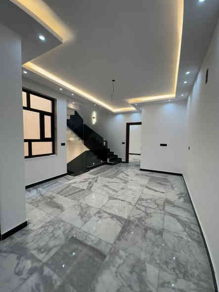 #علي_يوسف_للاستثمار_العقاري

⁨ ⁨#للبيع  في #السيدية !

🏡 تفاصيل العقار:

 المساحة: 140 م 
 الواجهة: 7 م 
النزال: 20م

الطابق الأول: صالة لأستقبال الضيوف، حمام ضيوف، مطبخ حار وبارد، غرفة نوم، شلال داخلي، حمام بتصميم أنيق.

الطابق الثاني: 3 غرف نوم ثنين سويت بالاضافه الى حمام ملحق 

الطابق الثالث: غرفة نوم بالاضافة الى حمام ملحق

📍 موقع مثالي:
يقع المنزل في السيدية مربع تبوك 
لبيت مجهز بأحدث المواصفات العصرية 

. البيت بنظام Smart Home منزل ذكي.
. نظام لمس Touch point.
.البيت بالكامل مغلّف بارقى انواع المرمر الاسباني. 
.البيت مجهز كامرات مراقبة مع WiFi. 
.شبابيك دبل جام عازل.
. جلسة خارجية مميزة
.ديكورات حديثة ومواصفات عالية

#لمعرفة #السعر #الرقم ( 1 ) #سأتي #السعر #مباشره

إذا كنت تبحث عن فرص استثمارية عقارية في السيدية، يفضل عليك التواصل مع مكتب علي يوسف للاستثمار العقاري للحصول على المزيد من المعلومات والاستشارة.

📞 للاستفسار:  

***********  
***********  
***********  

📍 أو زورونا في مكتب علي يوسف للاستثمار العقاري  
السيدية – شارع الخيزران – مقابل ماكسي مول – مجاور نيكست لايت.
