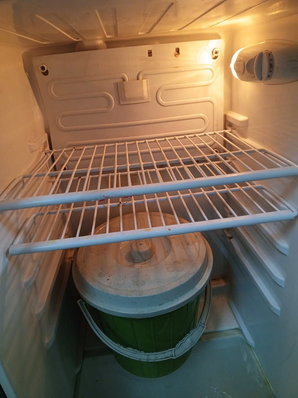 السلام عليكم 
ثلاجه نوع دنكه قياس 12قدم تجميد فول خير من الله نضيفه سعره 125 مكانه الصويره حي العسكري ***********
