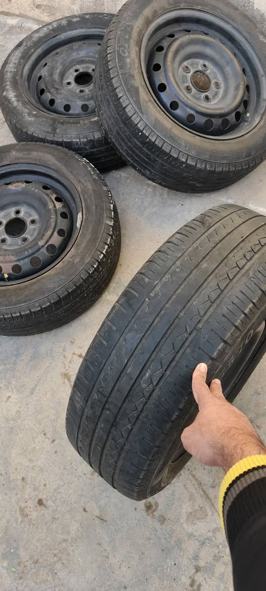 لبيع تخم ويل كوري و تخم تاير نضافه فول حجم 205/60/16 سعر 180 وبي مجال مكاني ديالى ***********
