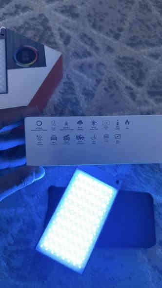 السلام عليكم 
اضائة مستمرة شحن بيبي لايت Godox RGB m1  + Bicolor  مستخدم نظافة 99% مع كامل ملحقاته للبيع 
المواصفات / درجة حرارة اللون قابلة للتعديل من 2500 K إلى 8500 K 
 مع قابلية التحكم بدرجة كل لون RGB مع 360 لون
و15 تأثير ووضع للتصوير السينمائي او الاعلانات التجارية 
وشحن تايبسي سريع وبطارية تدوم 3 ساعات متواصلة على الفول باور 
السعر 75 الف مع التوصيل 
***********
