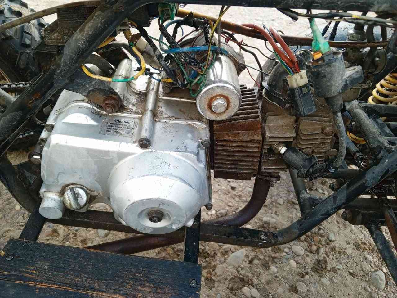 دراجه رباعيه دراجه متروكه بس شغاله نقصه باتري تجي اشغله الك او تاخذه مكاني الحريه بستان السعر 150 او بيه مجال الرقم ***********
