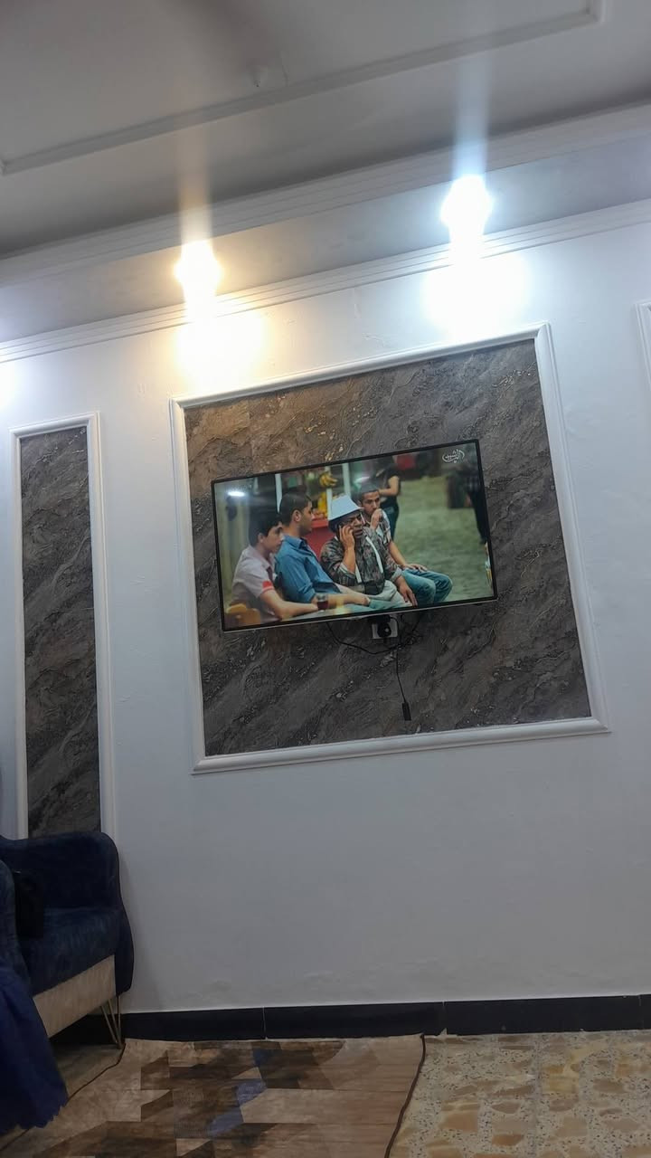 نصف قطعة أمامية للبيع قطاع ٧٣ مقابل الجامع بلوك ١١ طابق ونص للإستفسار ***********
